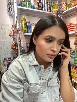 Sara_fun — nude in store public