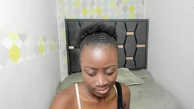 Sara_Naugty on StripChat 