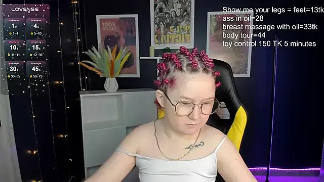 Sara_Robinson on StripChat 