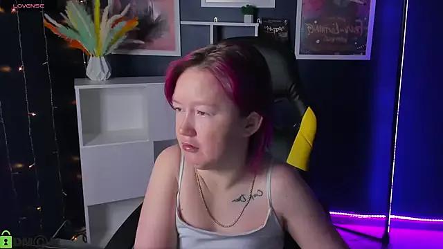 Sara_Robinson on StripChat 