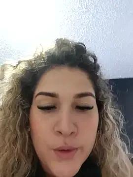 Sara_smiiith211 — Boob show with Sami