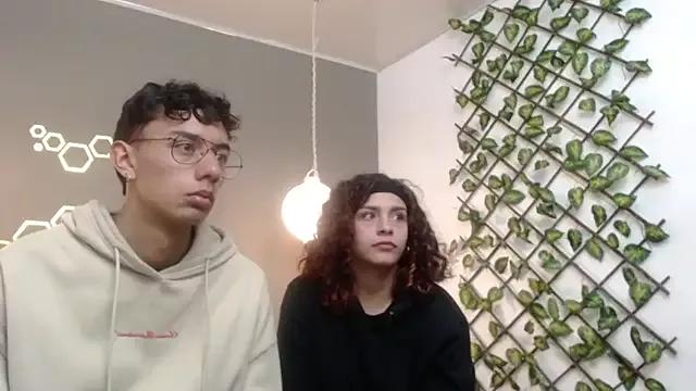 Sarabubbie on StripChat 