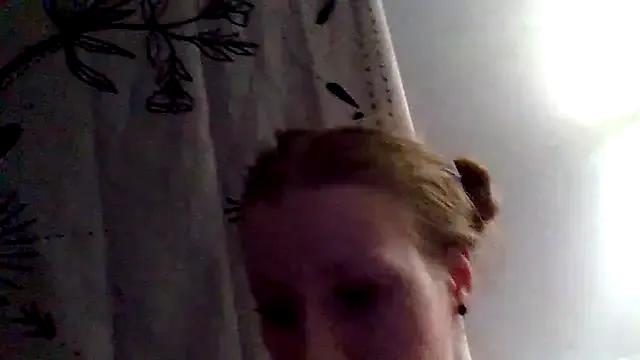 sarah2007 on StripChat 