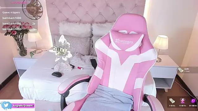 Sarajames on StripChat 