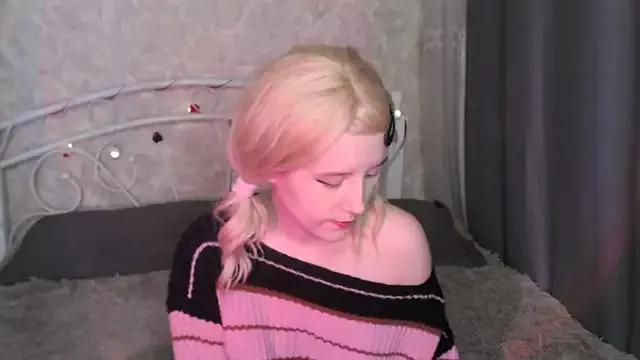 sarakaell on StripChat 