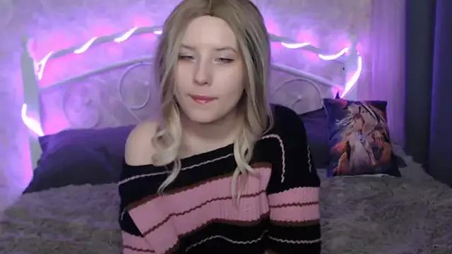 sarakaell on StripChat 