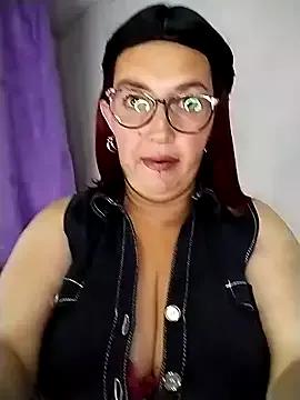 saraqueen__ on StripChat 