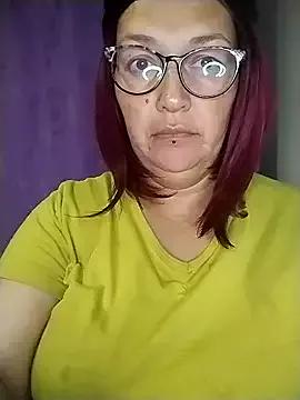 saraqueen__ on StripChat 