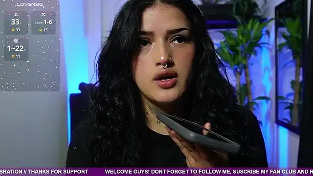 sari_belle on StripChat