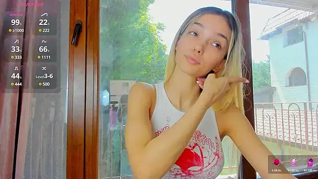 Sassy_Teen on StripChat 