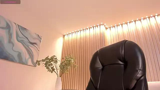 SavannahStorm on StripChat 