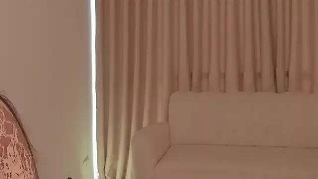 SavannahWildee on StripChat 