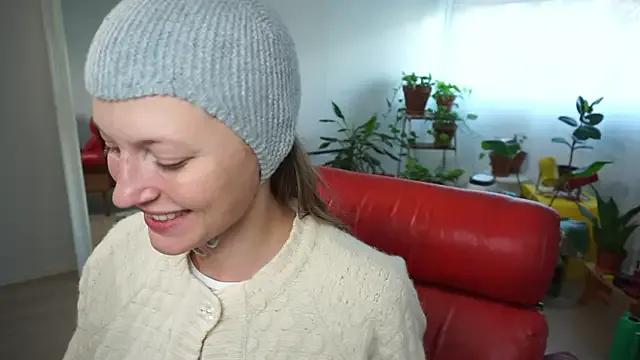 Scorpion_Peach — Spoil me like you missed me 