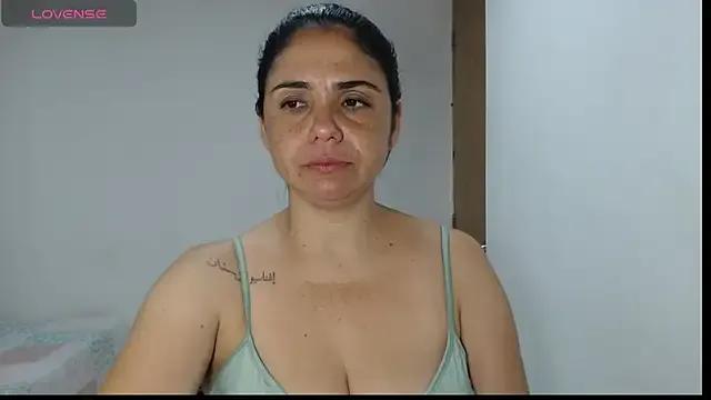 selena_ferri on StripChat 