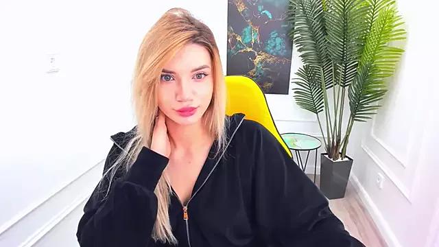SelenaeMoore on StripChat 