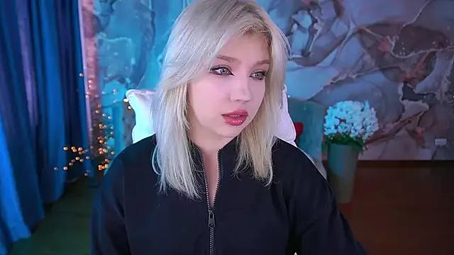 SelenaIris on StripChat 
