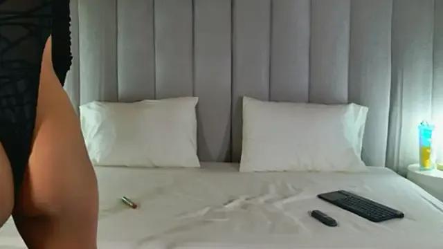 Selene_Brownie — Make my butt red  