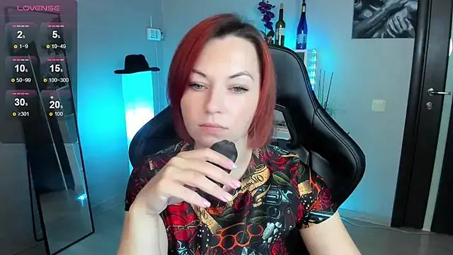 Serena_Woods on StripChat 