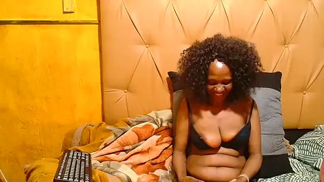 SexxyTia2 on StripChat 