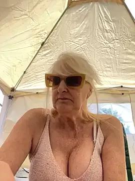 SexyMilfTascha — zoom pussy