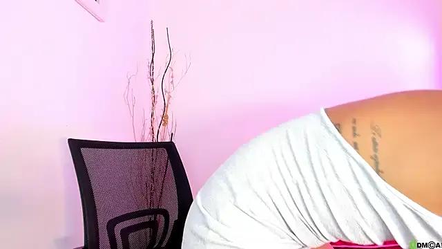 SharlotteGarcia on StripChat