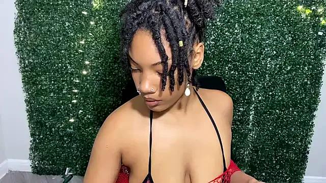 SheSoNastyy_21 on StripChat 