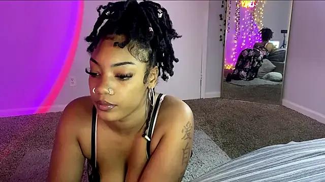 SheSoNastyy_21 on StripChat 