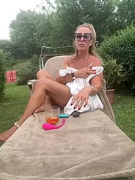 sissytrainz on StripChat 