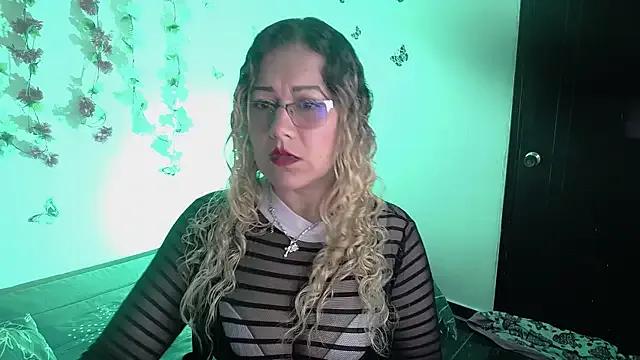 Skarleth_Diaz on StripChat
