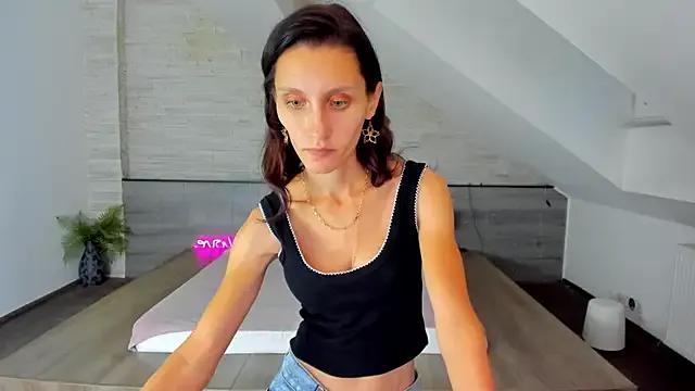 skinnystar_ on StripChat