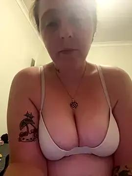 spankmykittyhehe — Make him cum all over my face