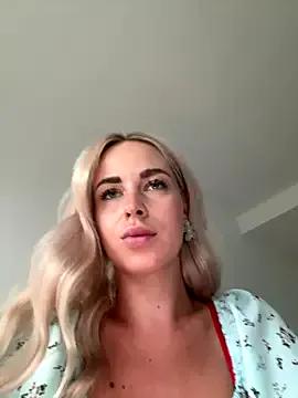 streetdoll — Play with naked nipples