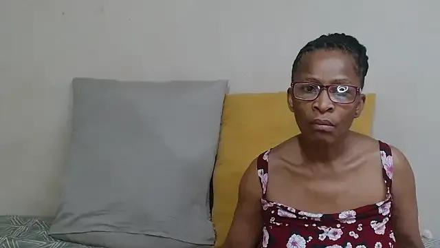 SugarPoppy24xxx — twerk and show boobs