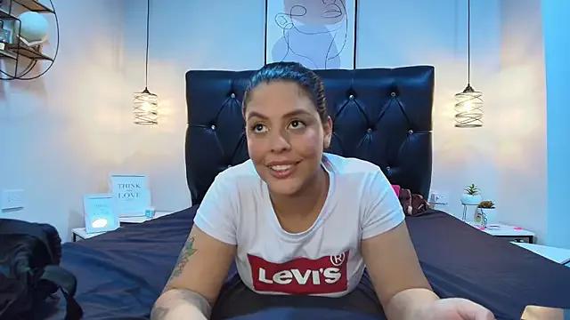 SunnyLovefg on StripChat 