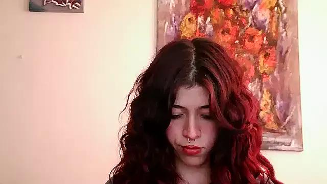 SuzzyyM on StripChat 