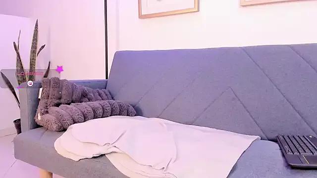Sweeet_juicy on StripChat 