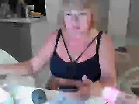 Sweet4104 on StripChat