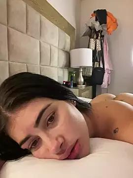 Sweet_and_caramel on StripChat 