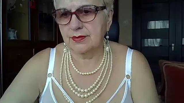 SweetCherry27 on StripChat 