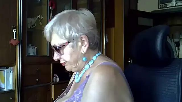 SweetCherry27 on StripChat 
