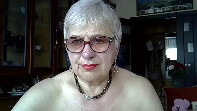 SweetCherry27 on StripChat 