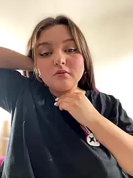 SweetFoxEyes_ on StripChat 