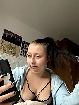 SweetieLina on StripChat