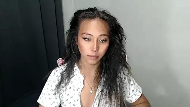 sweetiie_caren on StripChat 