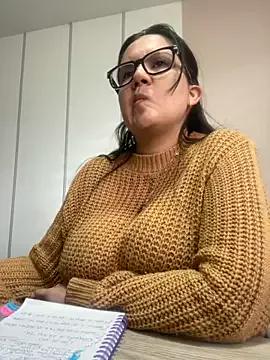 SWEETLILY18 on StripChat 