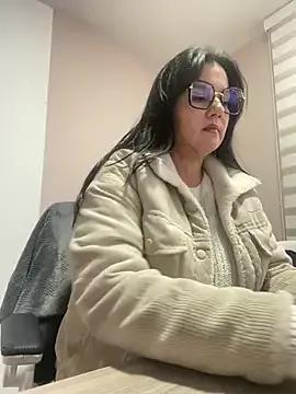 SWEETLILY18 on StripChat 