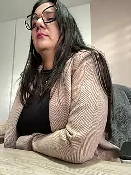 SWEETLILY18 on StripChat 