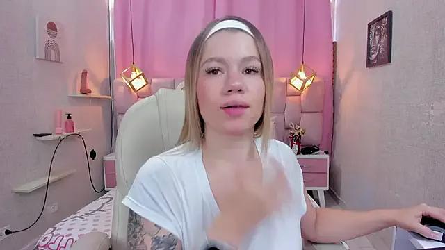 SweetMichel_ on StripChat 