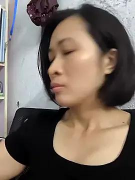 Sweets24 on StripChat 