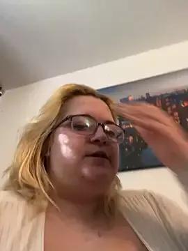 sweetsandy231 on StripChat 